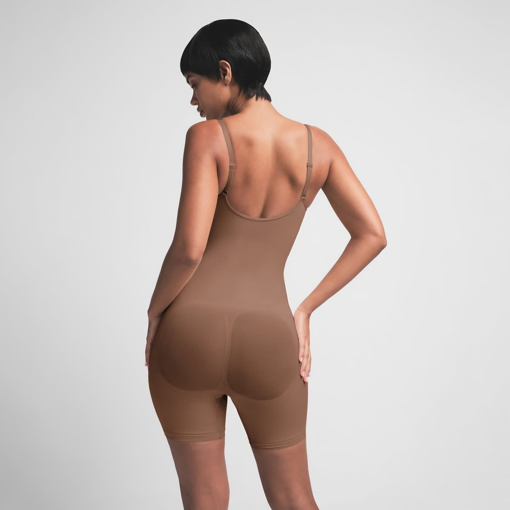 SEAMLESS SCULPT MID THIGH BODYSUIT