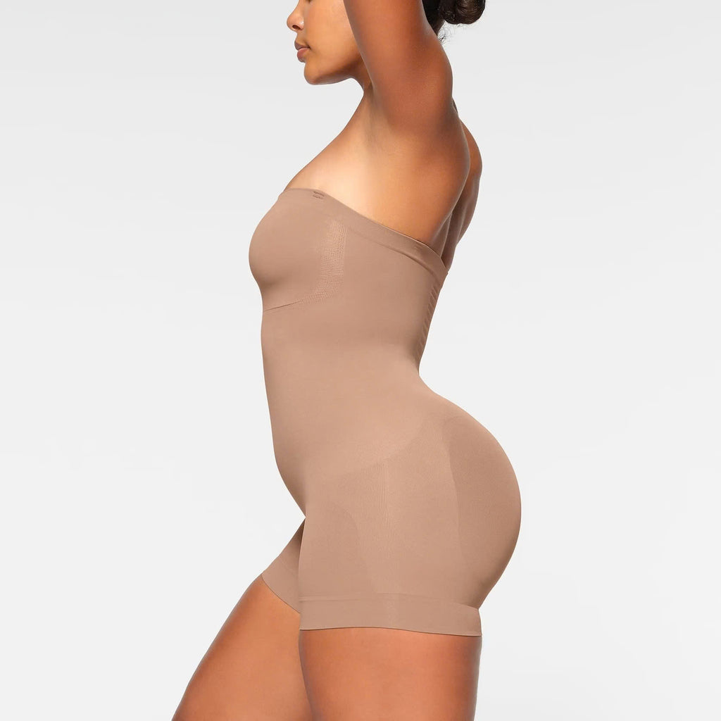 SEAMLESS SCUPLT STRAPLESS SHORTIE BODYSUIT