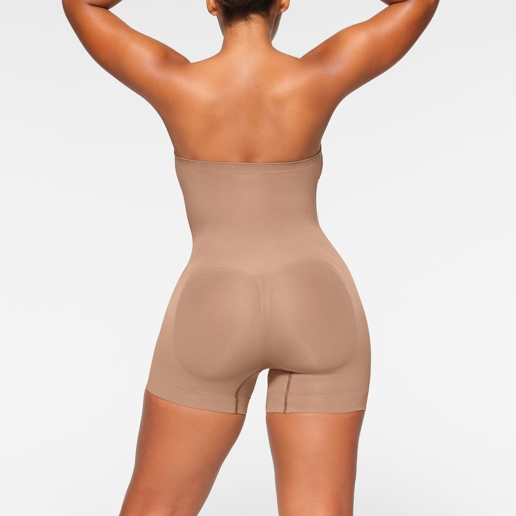 SEAMLESS SCUPLT STRAPLESS SHORTIE BODYSUIT